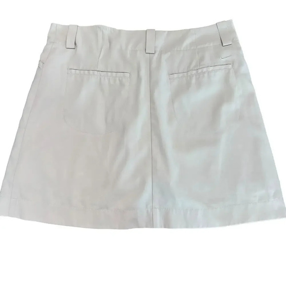 Nike Golf FITDRY Women's‎ 10 Tech Beige Button Golf Skort - Picture 6 of 7